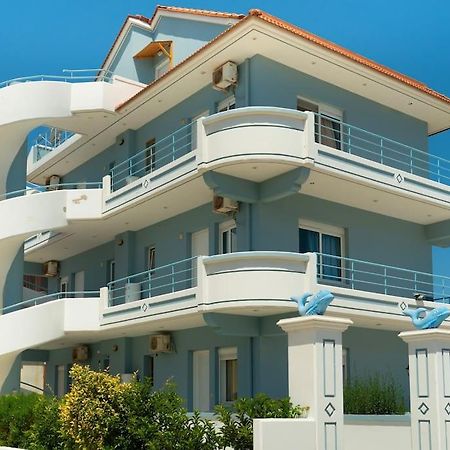 Megat Seaview And Seaside Apartments Lalyssos Eksteriør billede